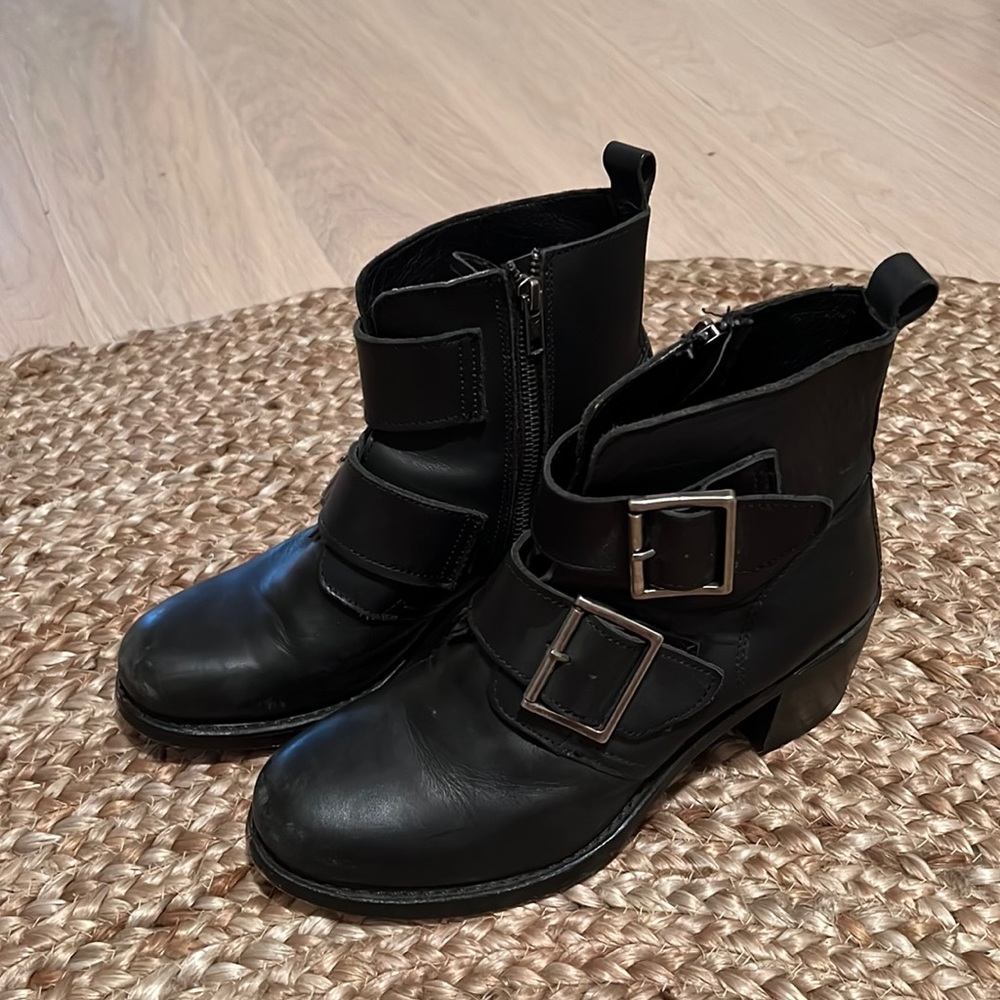 frye black buckle boots